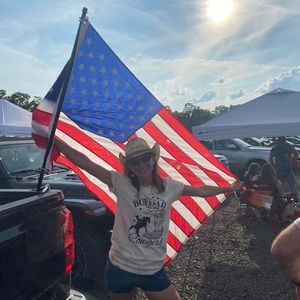 Meet your Posher, Lindz